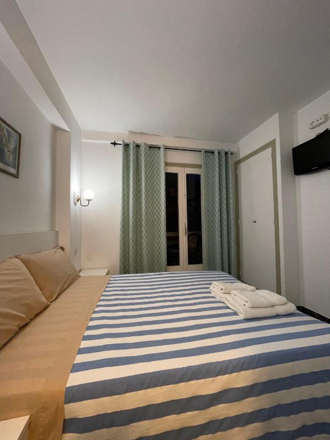 P&R Hostals Maria Rosa ตอสซาเดมาร์ ภายนอก รูปภาพ